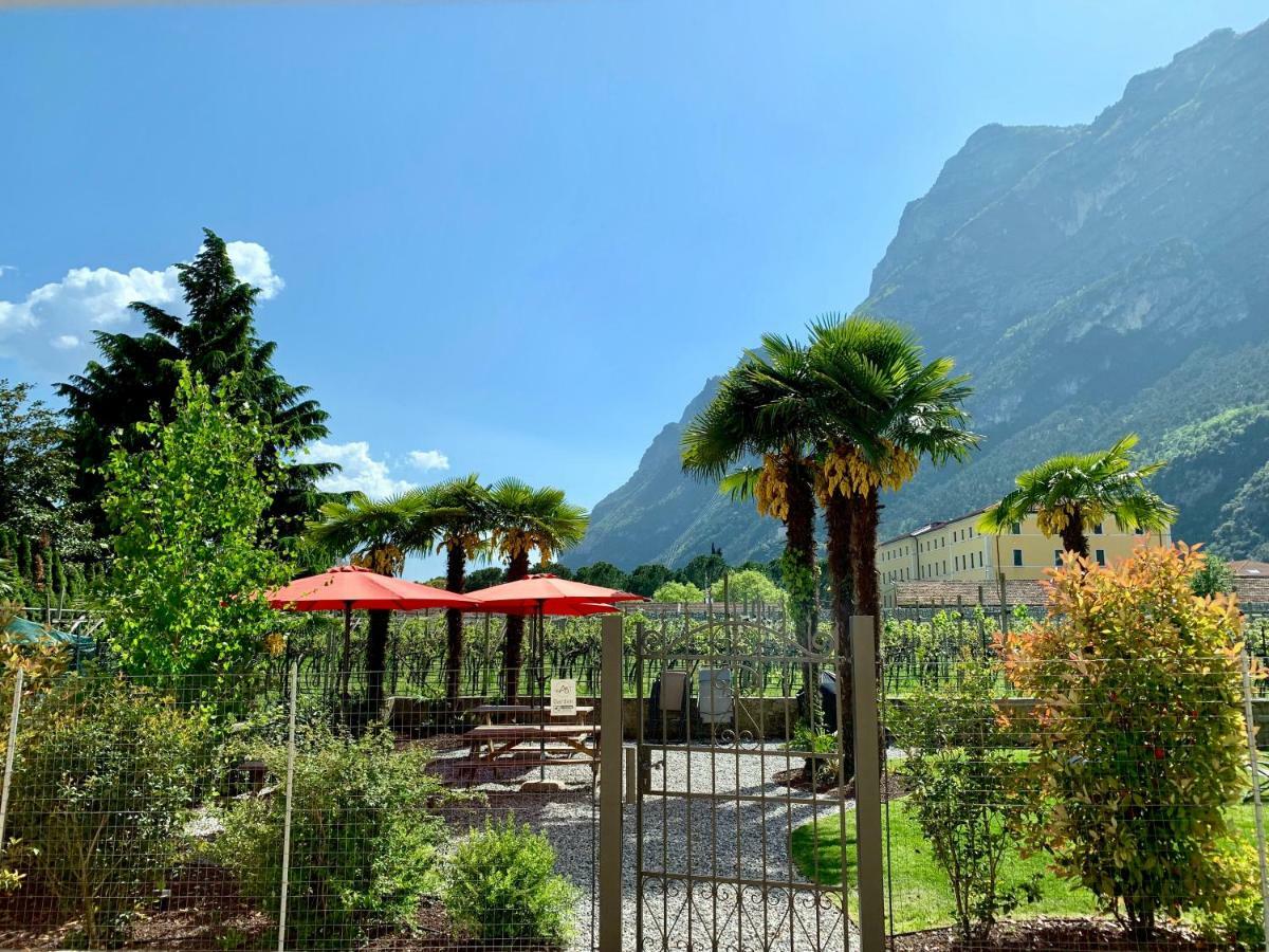 Albola Suite Holiday Apartments Riva del Garda Exteriör bild